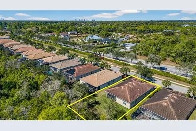 10464 Yorkstone Dr, Bonita Springs, FL 34135 - Photo 24