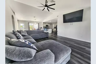 3623 NE 12th Ave, Cape Coral, FL 33909 - Photo 4