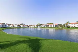 613 Beachwalk Cir, Naples, FL 34108 - Photo 2