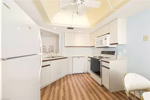 613 Beachwalk Cir, Naples, FL 34108 - Photo 10