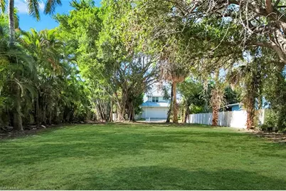 760 1st Ave N, Naples, FL 34102 - Photo 2