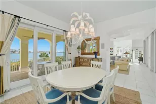 195 San Mateo Dr, Bonita Springs, FL 34134 - Photo 10