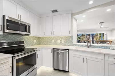 1063 8th St S #202, Naples, FL 34102 - Photo 8