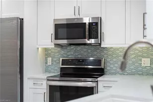 1063 8th St S, Naples, FL 34102 - Photo 36