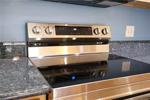 4053 Sandlewood Ln, Fort Myers, FL 33907 - Photo 16