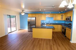 4053 Sandlewood Ln, Fort Myers, FL 33907 - Photo 4