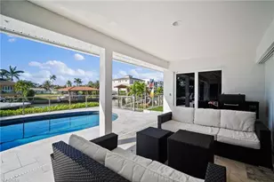 266 Egret Ave, Naples, FL 34108 - Photo 34