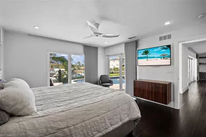 266 Egret Ave, Naples, FL 34108 - Photo 24