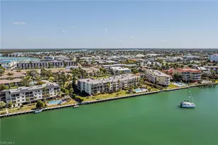 838 W Elkcam Cir, Marco Island, FL 34145 - Photo 28