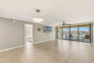 838 W Elkcam Cir, Marco Island, FL 34145 - Photo 2