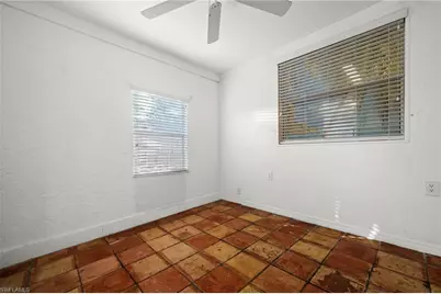 715 10th St N, Naples, FL 34102 - Photo 10
