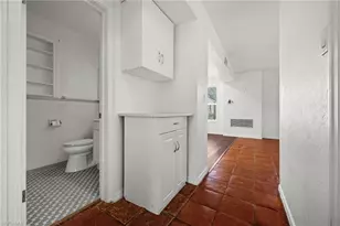 715 10th St N, Naples, FL 34102 - Photo 12