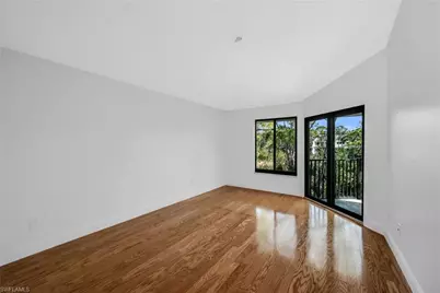 27008 Oakwood Lake Dr, Bonita Springs, FL 34134 - Photo 10