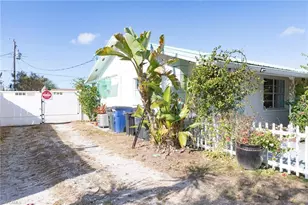 18568 Flamingo Rd, Fort Myers, FL 33967 - Photo 6