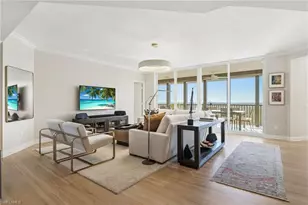 445 Cove Tower Dr, Naples, FL 34110 - Photo 4