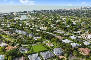 690 Murex Dr, Naples, FL 34102 - Photo 4