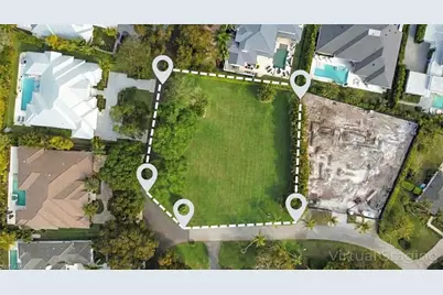 690 Murex Dr, Naples, FL 34102 - Photo 2