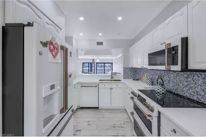 410 La Peninsula Blvd #410, Naples, FL 34113 - Photo 6