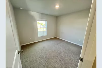 5029 S Rosebud Cir, Labelle, FL 33935 - Photo 10