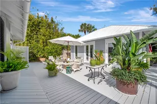 1375 Gordon Dr, Naples, FL 34102 - Photo 28