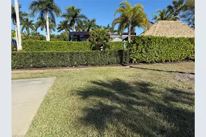 13563 Snook Cir, Naples, FL 34114 - Photo 12