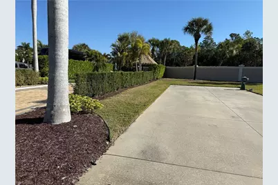 13563 Snook Cir, Naples, FL 34114 - Photo 4