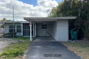 2632 Weeks Ave, Naples, FL 34112 - Photo 10