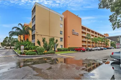 2366 E. Mall Dr #Apt. 101, Fort Myers, FL 33901 - Photo 1