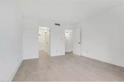 2366 E. Mall Dr #Apt. 101, Fort Myers, FL 33901 - Photo 18