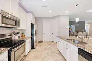 3161 Royal Gardens Ave, Fort Myers, FL 33916 - Photo 10