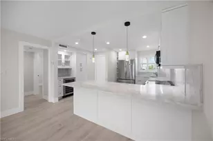 21 High Point Cir E, Naples, FL 34103 - Photo 20