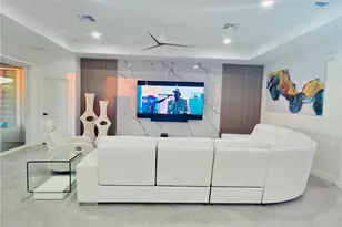 9230 Aqua Overlook Ct, Lehigh Acres, FL 33936 - Photo 4