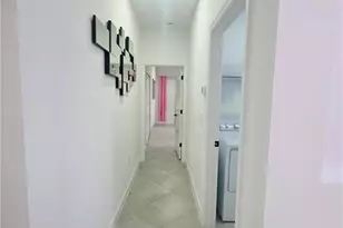 9230 Aqua Overlook Ct, Lehigh Acres, FL 33936 - Photo 10