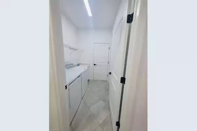 9230 Aqua Overlook Ct, Lehigh Acres, FL 33936 - Photo 18