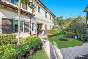 2472 Breakwater Wy, Naples, FL 34112 - Photo 2