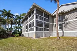 668 Wiggins Bay Dr, Naples, FL 34110 - Photo 32