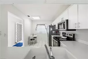 7760 Emerald Cir, Naples, FL 34109 - Photo 10