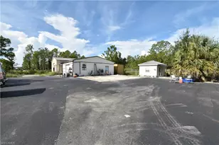 3390 27th Ave NE, Naples, FL 34120 - Photo 32