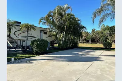 1623 Diamond Lake Cir, Naples, FL 34114 - Photo 4