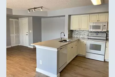 1205 Wildwood Lakes Blvd #5-204, Naples, FL 34104 - Photo 8