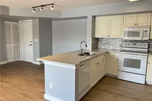 1205 Wildwood Lakes Blvd, Naples, FL 34104 - Photo 8