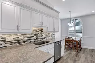 15435 Cedarwood Ln, Naples, FL 34110 - Photo 10