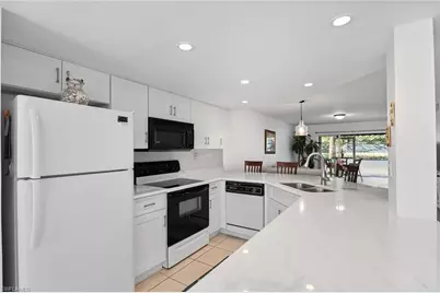 821 Gulf Pavilion Dr #106, Naples, FL 34108 - Photo 10