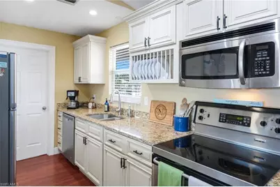 4741 Pembrooke Ln, Bonita Springs, FL 34134 - Photo 12