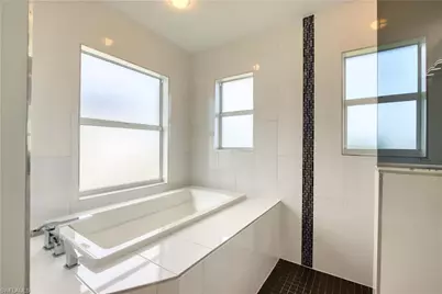 1824 SW 23rd Ct, Cape Coral, FL 33991 - Photo 4