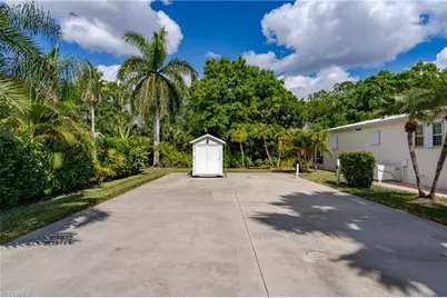 1076 Diamond Lake Cir, Naples, FL 34114 - Photo 34