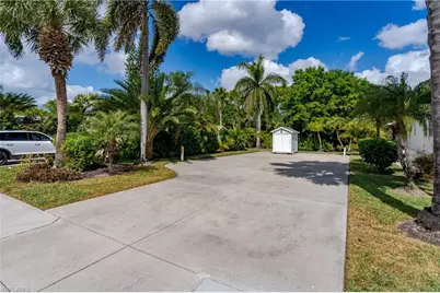 1076 Diamond Lake Cir, Naples, FL 34114 - Photo 30