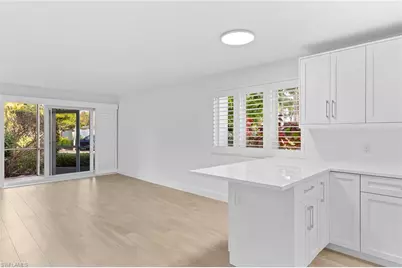 1300 Gulf Shore Blvd N #102, Naples, FL 34102 - Photo 6