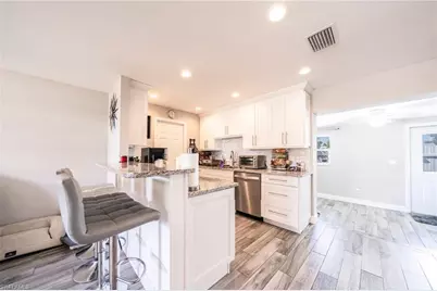 1701 Framingham Ct, Fort Myers, FL 33907 - Photo 4