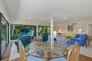 106 Clubhouse Dr, Naples, FL 34105 - Photo 4